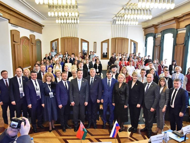 Развиваем сотрудничество с Белорусским государственным университетом (БГУ) Развиваем сотрудничество с Белорусским государственным университетом (БГУ)